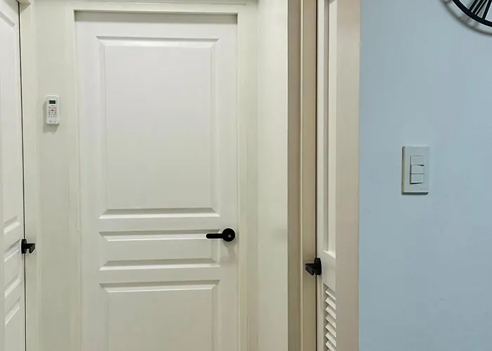 Apartment New 2-bedroom 2-bath - Flair Towers, Near Greenfield District, Ortigas *